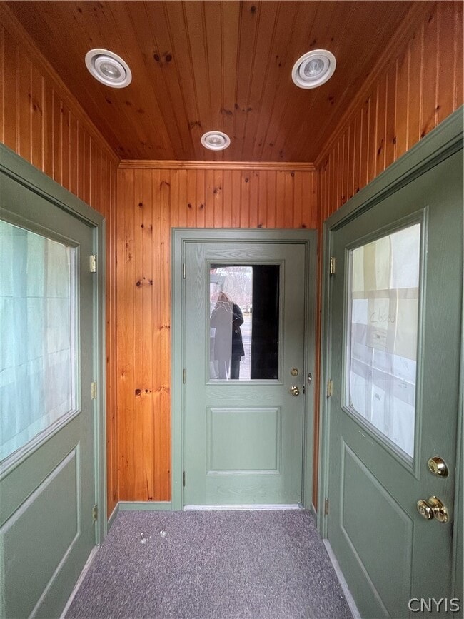 Building Photo - 122 E Main St