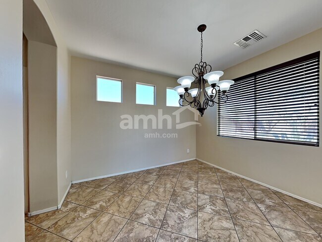 Building Photo - 7307 S 73rd Dr