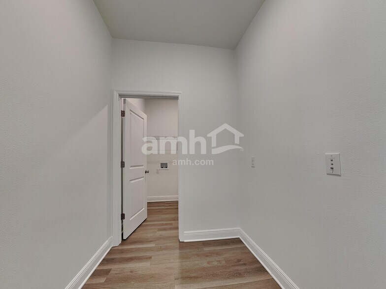 Building Photo - 6463 Atlantic Bch Ave