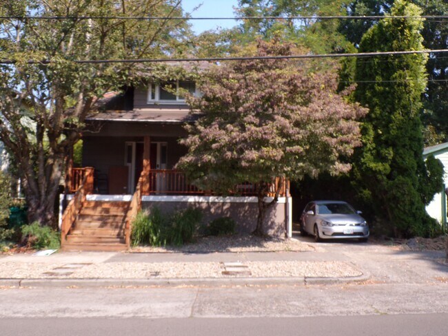 Building Photo - 3711 SE Franklin St