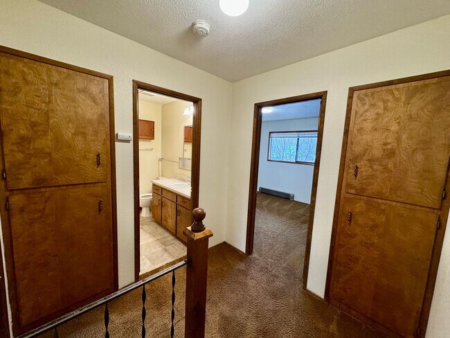 Building Photo - 1127-1129 Applegate Street