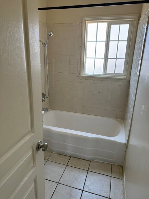 Bathroom - 1019 W Century Blvd