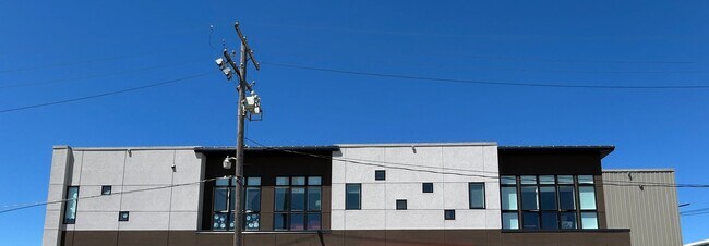 Building Photo - 132 E University Ave