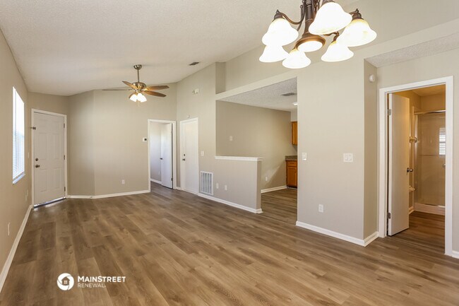 Building Photo - 8338 Century Point Dr S