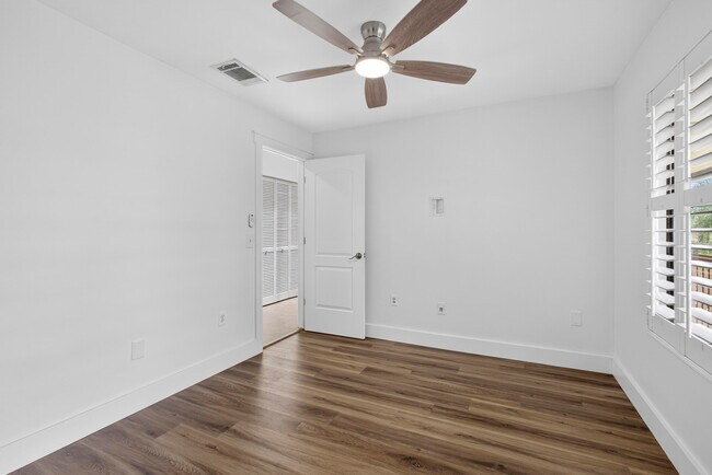 Building Photo - 13085 Belhaven Ct