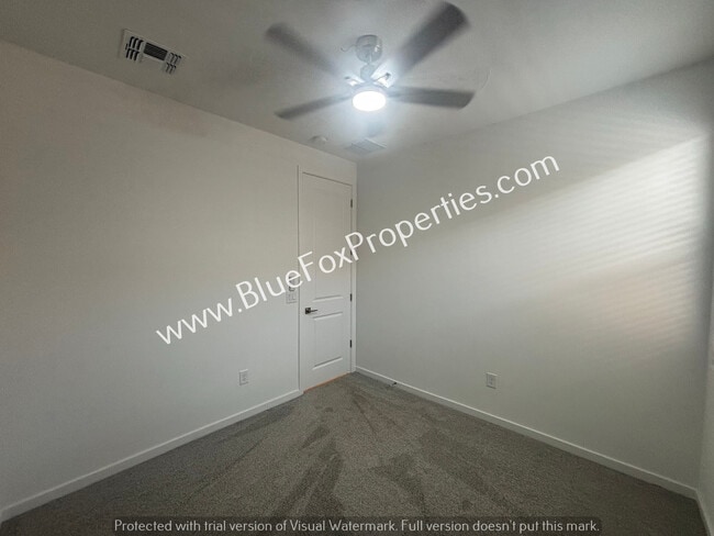 Building Photo - 35049 S Lasso Ln