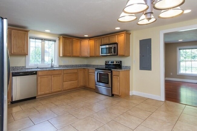 Building Photo - 36 Willowdale Rd