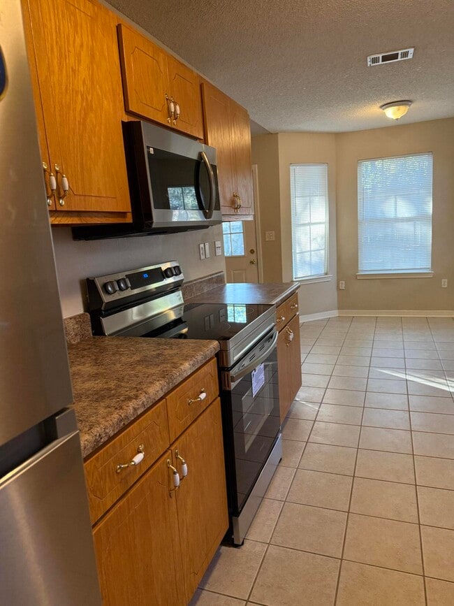 Building Photo - 192 Mary Ln