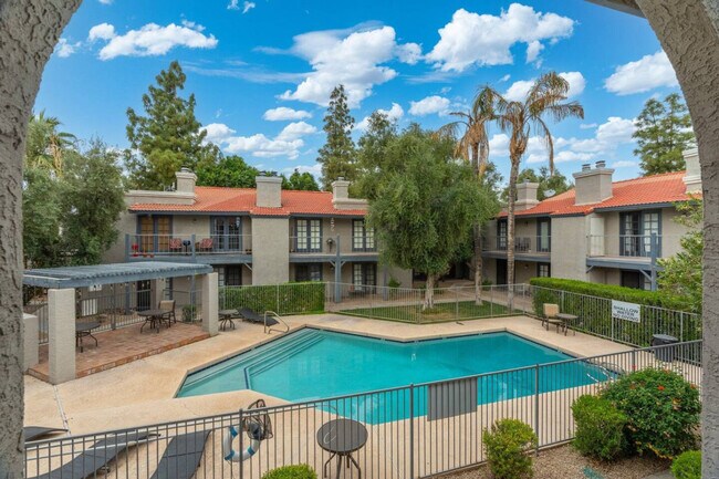 Building Photo - 15402 N 28th St