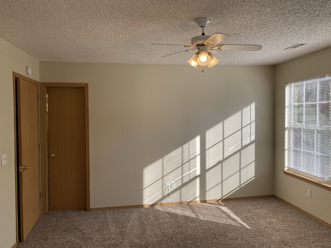 Building Photo - 3044 W Marigold Dr