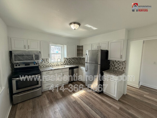 Building Photo - 6621 W Lincoln Ave