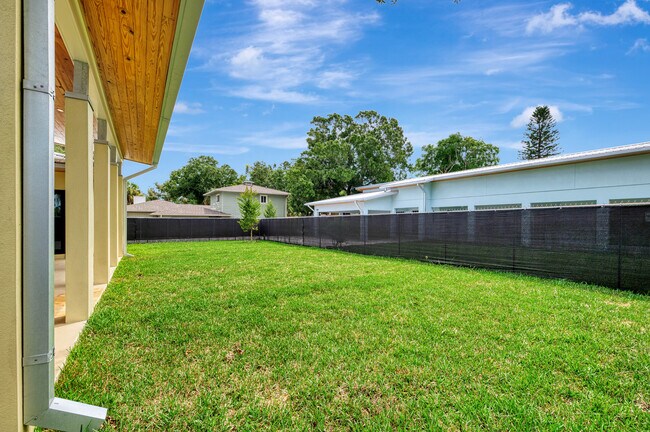 Building Photo - 2144 Webber St