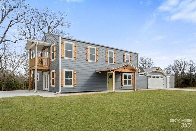 Building Photo - Secluded Executive Retreat on 3.4+ Acres – Minutes from Fayetteville
