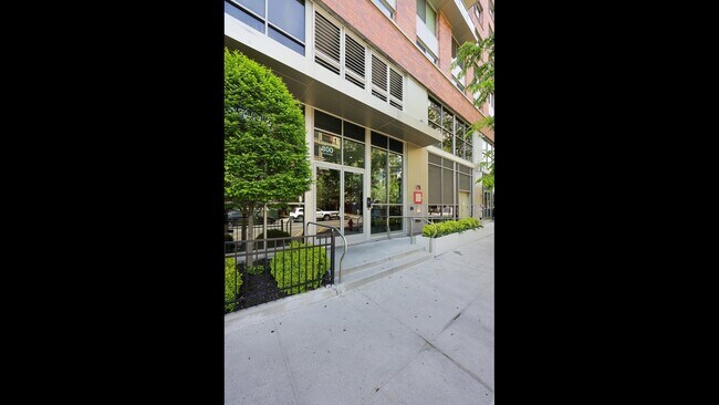 Building Photo - 800 Jackson St