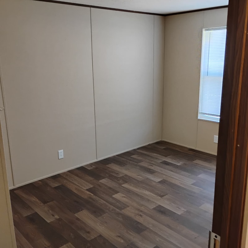 Building Photo - 98 Deerwood Park