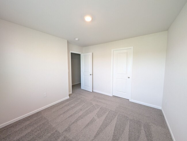 Building Photo - New Construction Townhouse-Hendersonville!