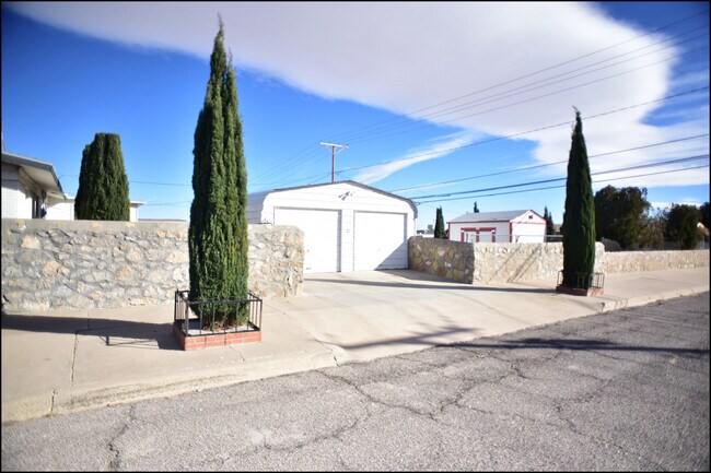 Building Photo - 3600 Volcanic Ave