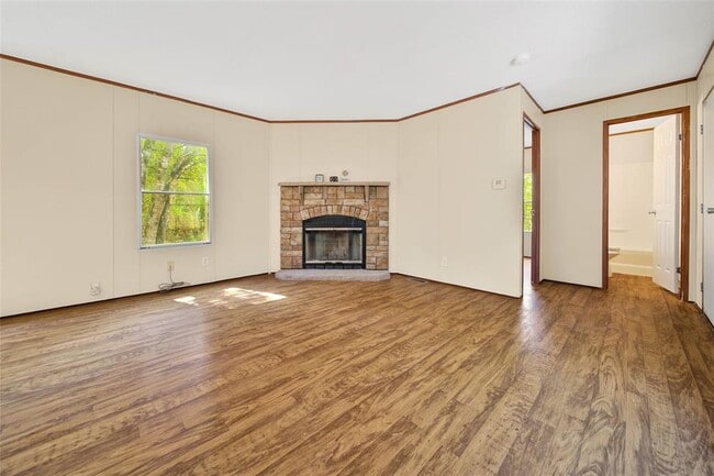 Building Photo - 204 Morris Ln