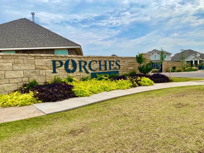 Building Photo - 3 Bed, 2.5 Bath in Gated Community with Private Pond