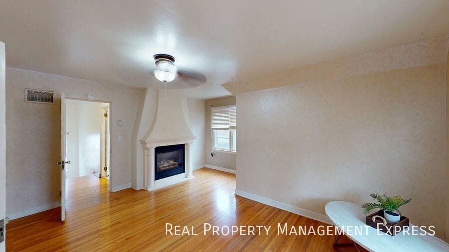 Building Photo - Beautiful 4 Bedroom 1.5 Bath Single Family Home in Central Sioux Falls