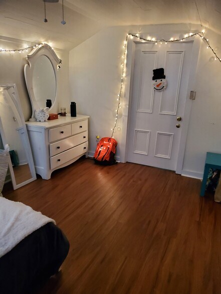 2nd Bedroom - 341 Beaver St