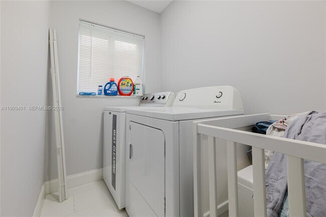 Building Photo - 11320 NW 35th Ct