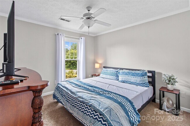 Building Photo - 9598 Riviera Dr