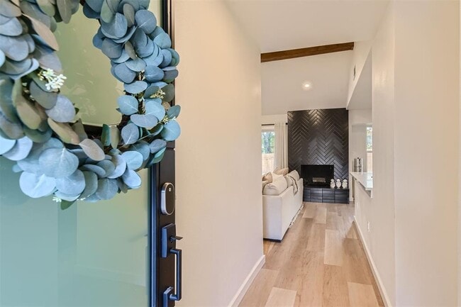 Building Photo - 1112 Milford Way