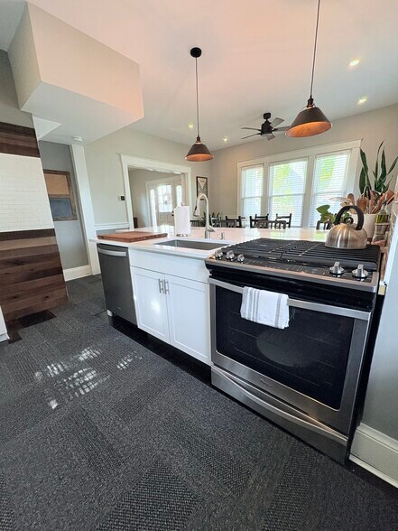 Building Photo - 2733 Willard Ave