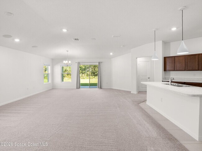 Building Photo - 2192 Vinifera Dr
