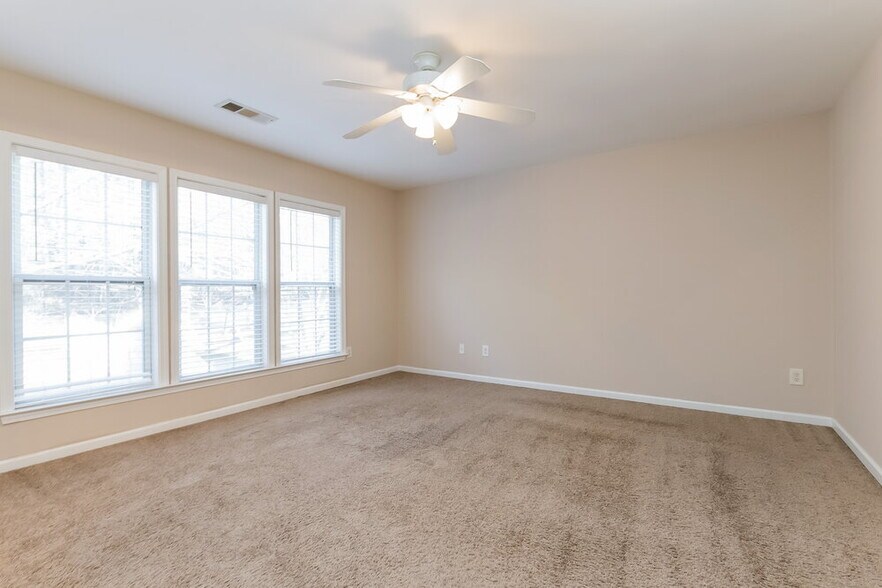 Building Photo - 6365 Whirlaway Dr