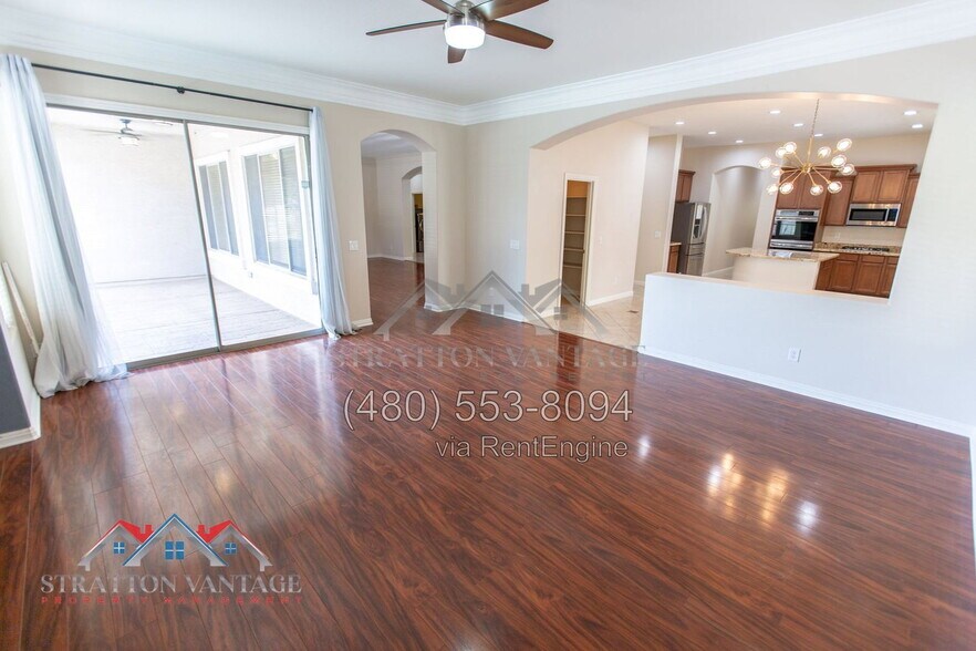 Building Photo - 7401 N 85th Ln