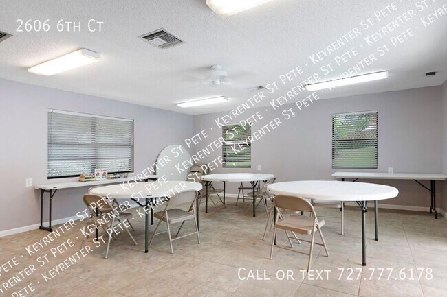 Building Photo - 2606 6th Ct