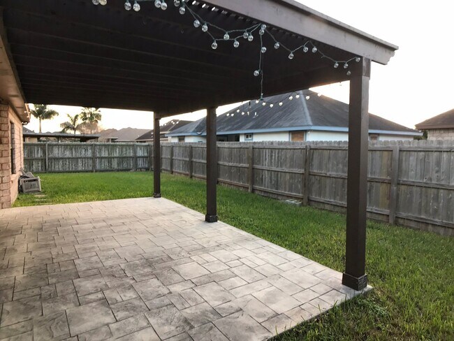 Building Photo - 3Bed/2.5Bath Edinburg TX Home For Rent ( Oakland Village )