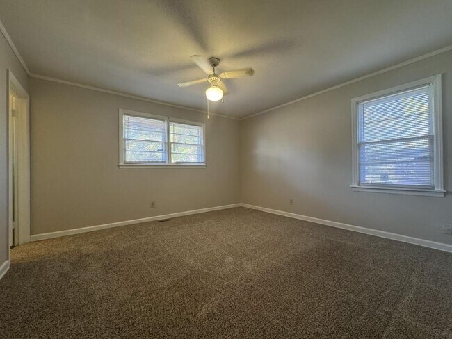 Building Photo - 104 Biltmore Terrace