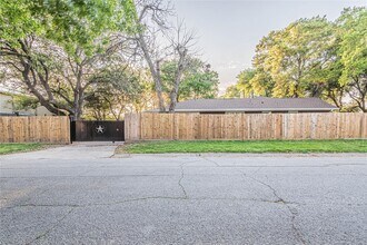 Building Photo - 6003 De Moss Dr