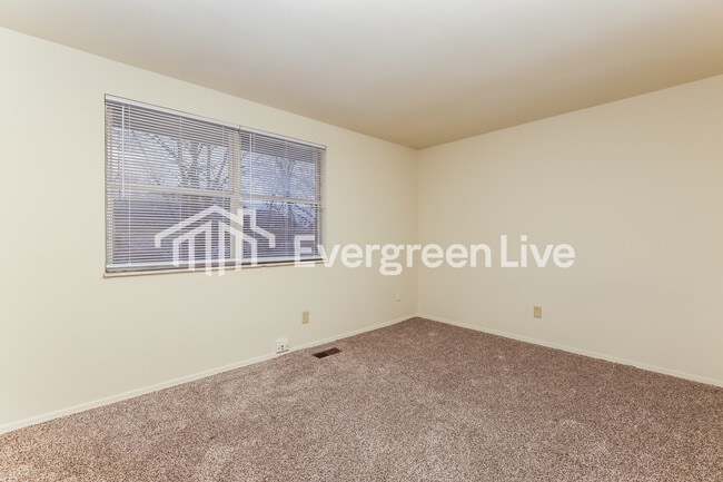 Building Photo - 7737 Mt Hood