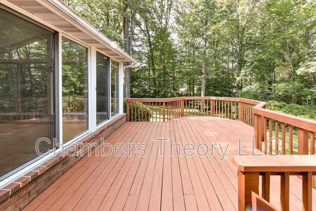 Building Photo - 9205 Hamilton Dr