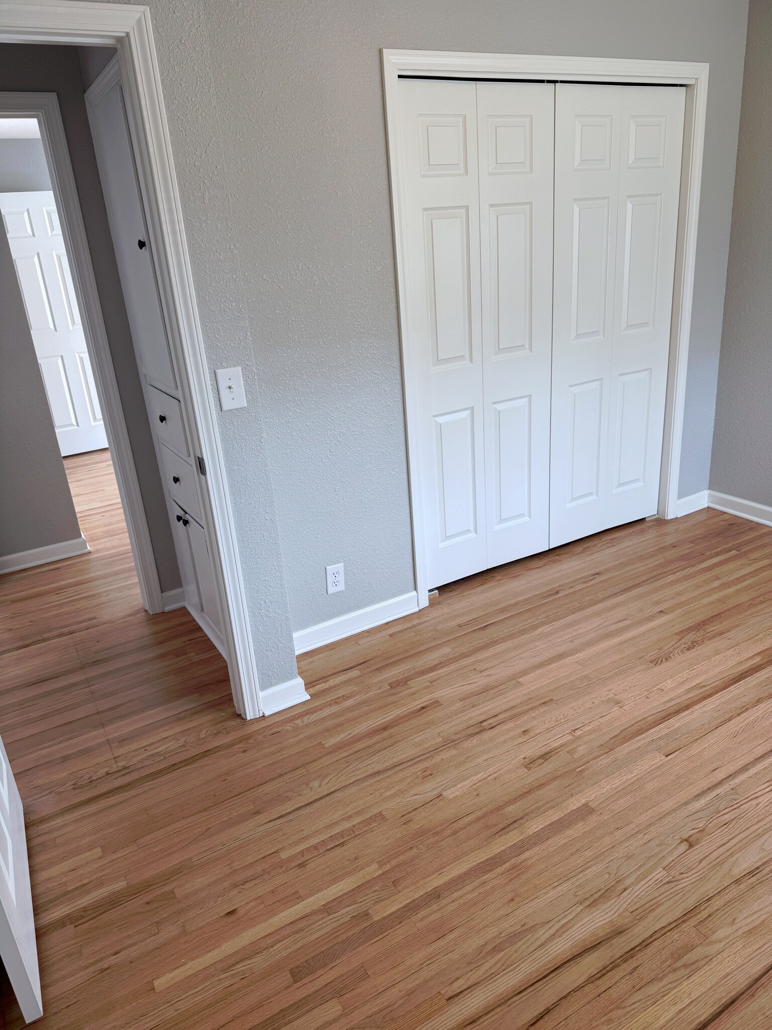 Master Bedroom - 1018 S Blackwill St