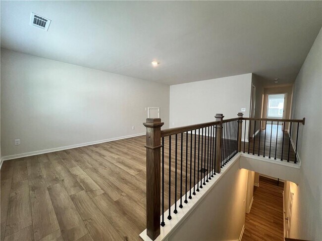 Building Photo - 905 Winding Rose Dr