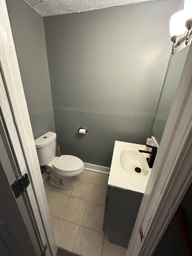 Building Photo - 165 Pleasant Ct