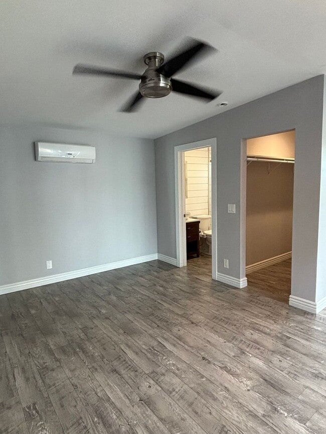 Building Photo - MARKEITNG SPECIAL $500 OFF SECOND MONTHS RENT - Charming & Private Backhouse Studio in Desirable ...