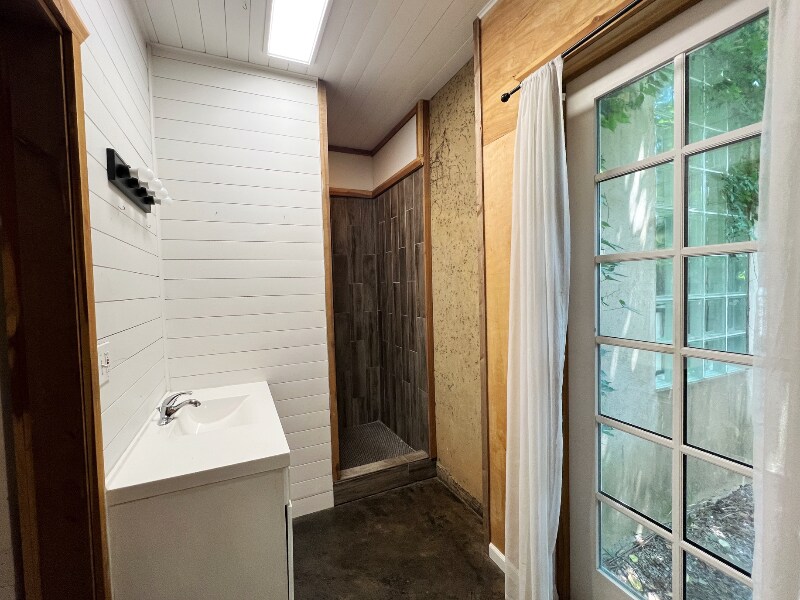 Building Photo - 1279 Kenmore Pl