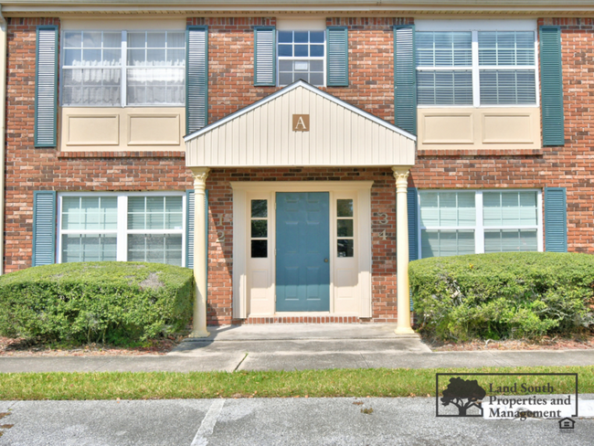Building Photo - 1920 Edgewood Dr