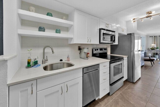 Building Photo - 769 Sundial Ct