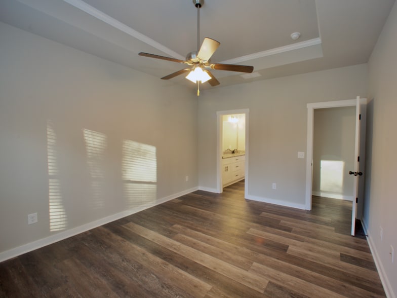 Building Photo - 511 North Point Cir