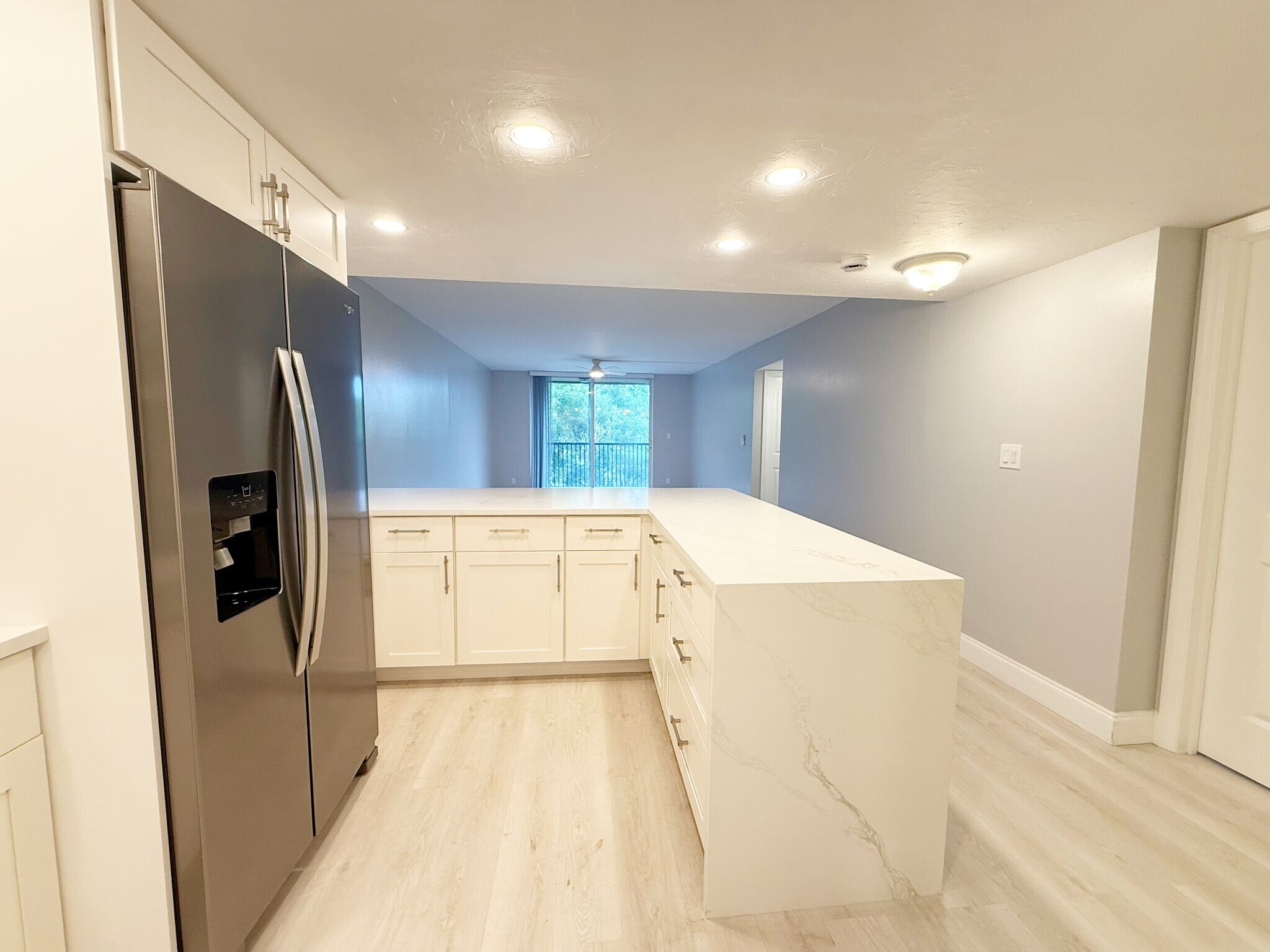 Building Photo - 3300 W Rolling Hills Cir