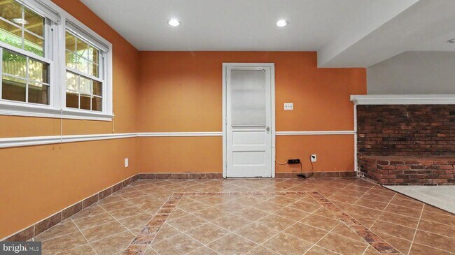Building Photo - 6770 Baron Rd