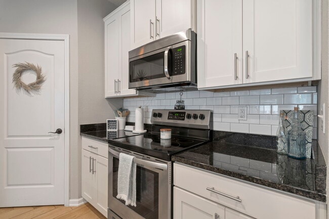 Building Photo - 143 Servia Dr