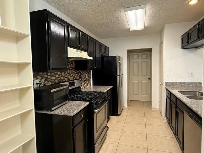 Building Photo - 4034 Kitchen Hill Ln